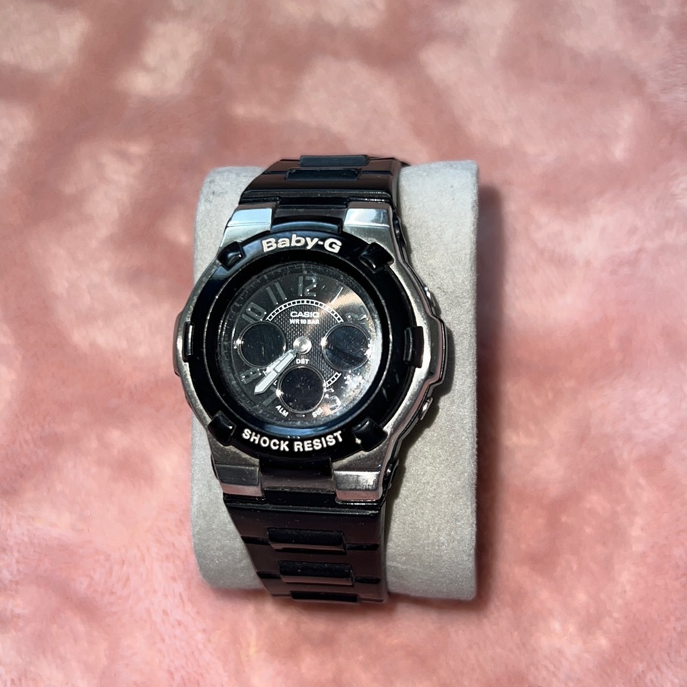 Womens Casio Baby-G G-Shock watch